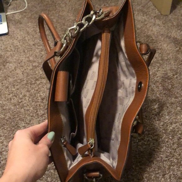 Michael Kors Hamilton Leather Tote - Picture 4 of 8